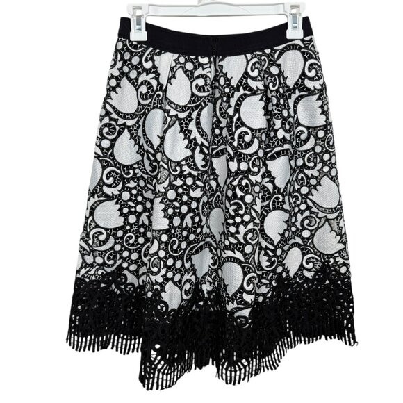 Ann Taylor Crochet Skirt Size 2 White Black Full Floral Classy Fit and Flare - Picture 3 of 12